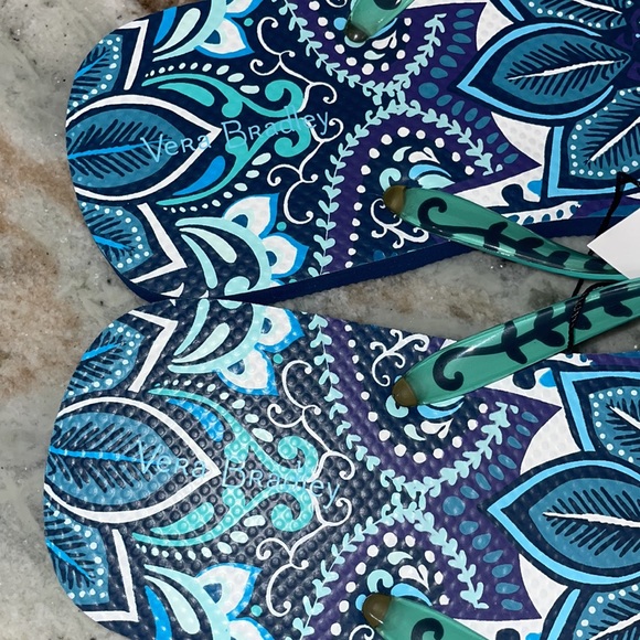 NWT Vera Bradley Flip Flops - Blue Island Medallion - Women's Medium Sz 7/8 - Picture 7 of 10
